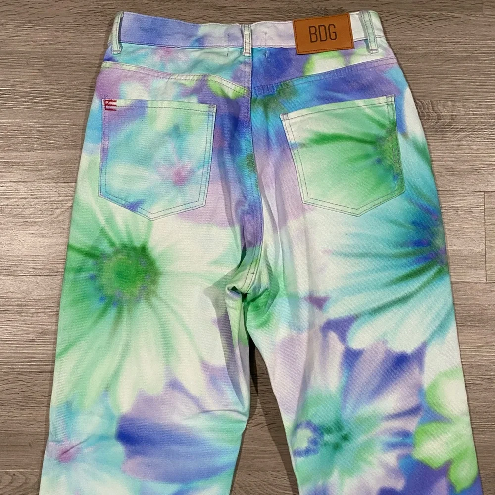 BDG x Urban Outfitters Festival Floral‎ Tie Dye Cowboy Jean High Waist 29